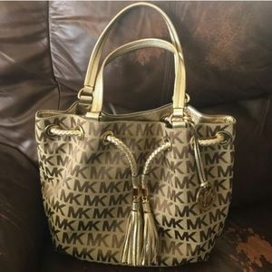 Michael Kors Jet Set Gathered Tote